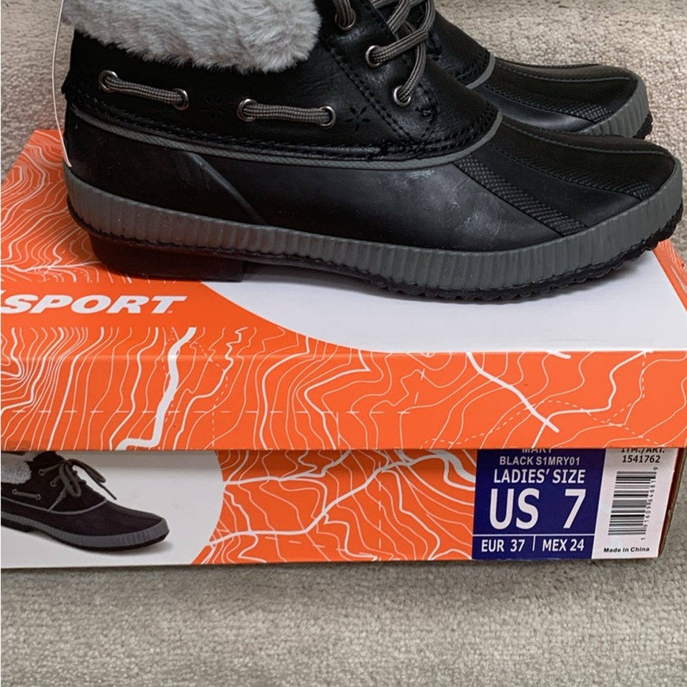 BRAND NEW IN BOX WOMEN’S JSPORT FUR TRIMMED DUCK BOOT